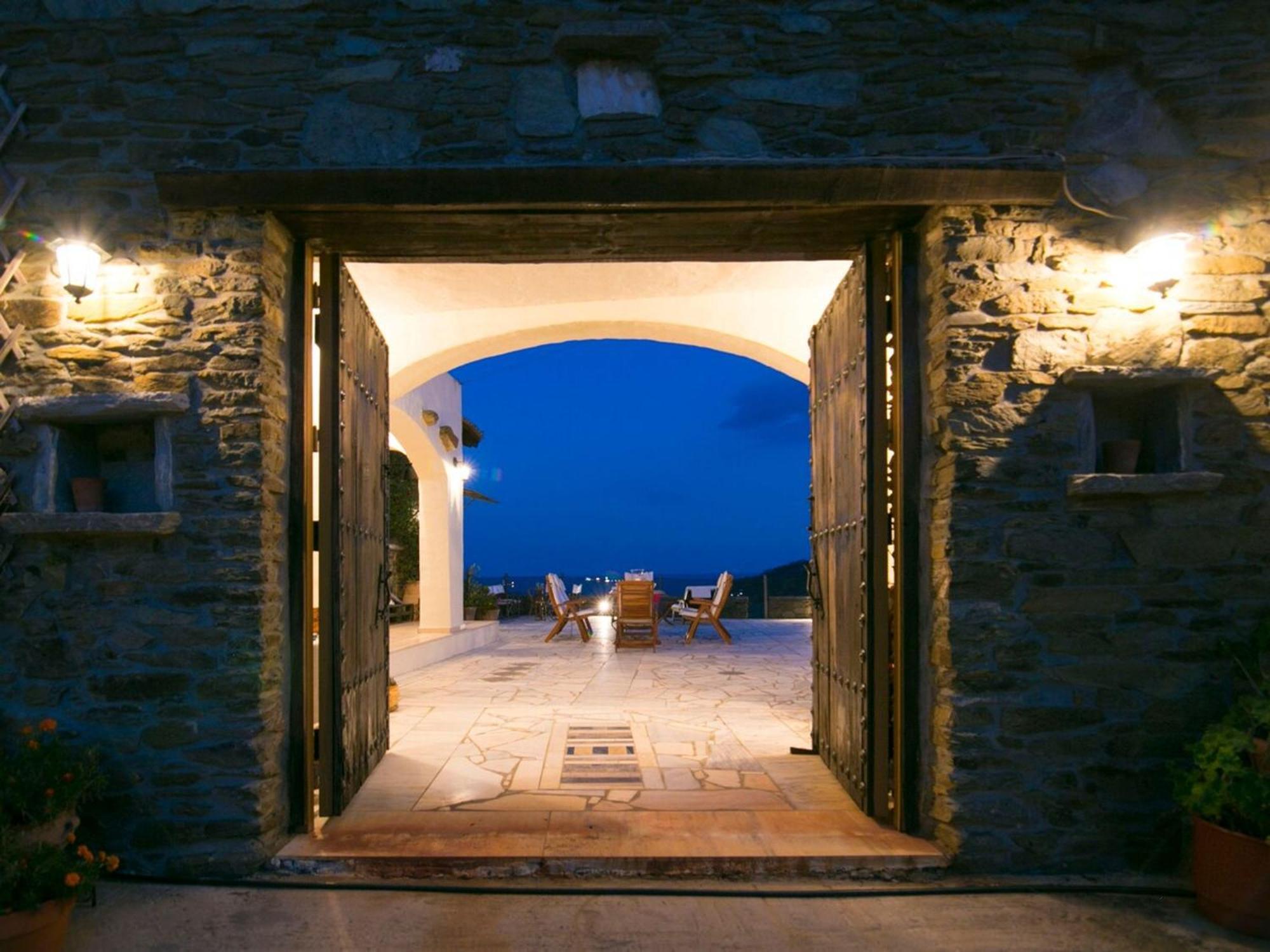 Saronic Citadel Seaside Villa ซาลามีส ภายนอก รูปภาพ